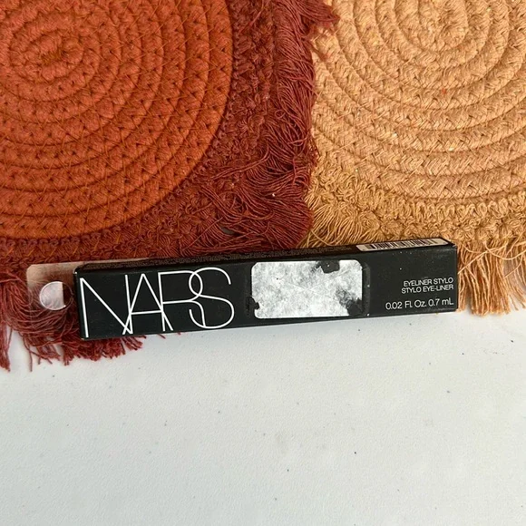 NIB Nars Eyeliner Stylo 8129 KOALA - Size 0.7mL / 0.02 Oz. - Picture 2 of 4